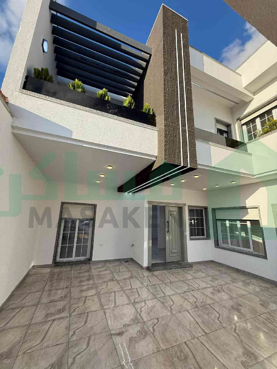 First image of the ad