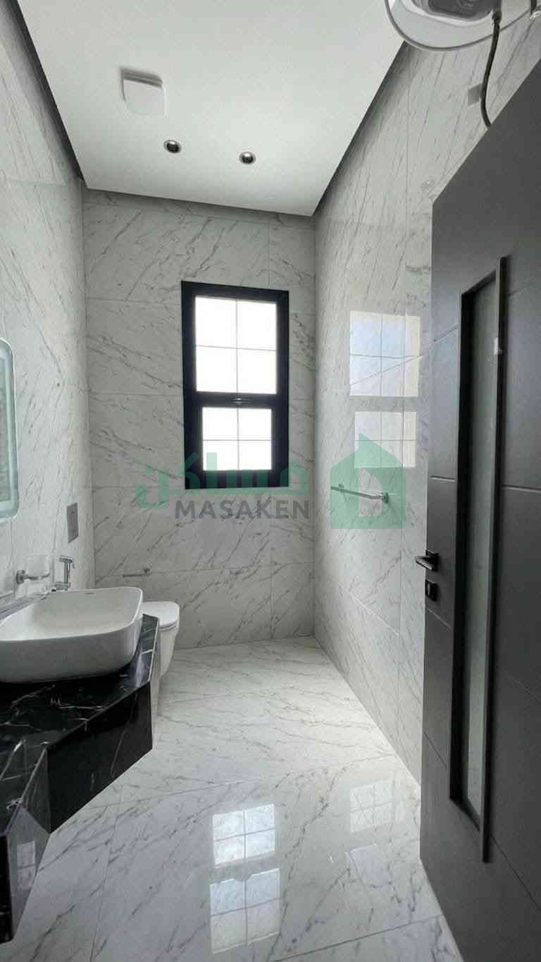 Second image of the ad