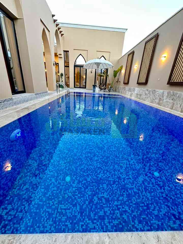 Second image of the ad