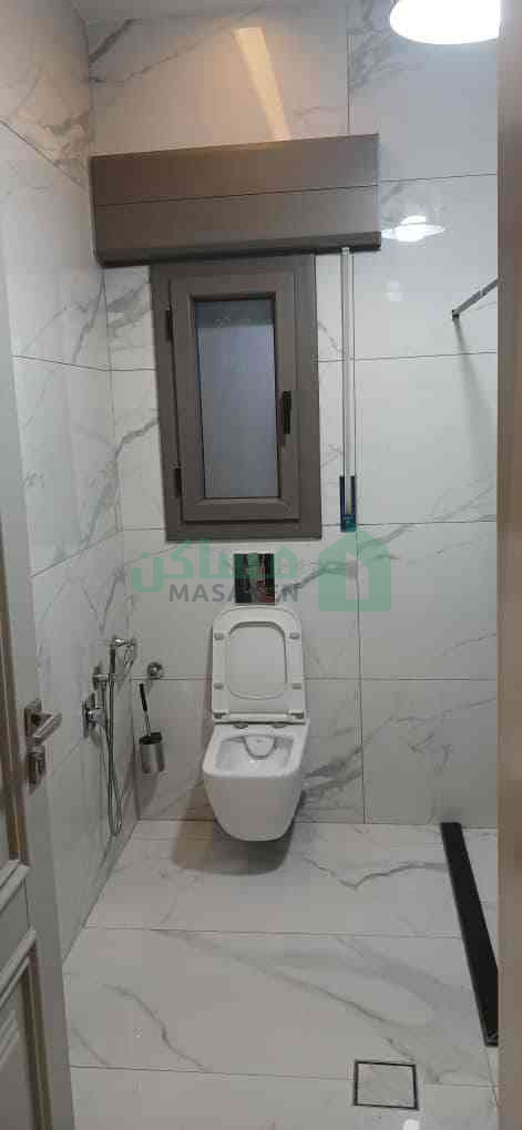 Third image of the ad