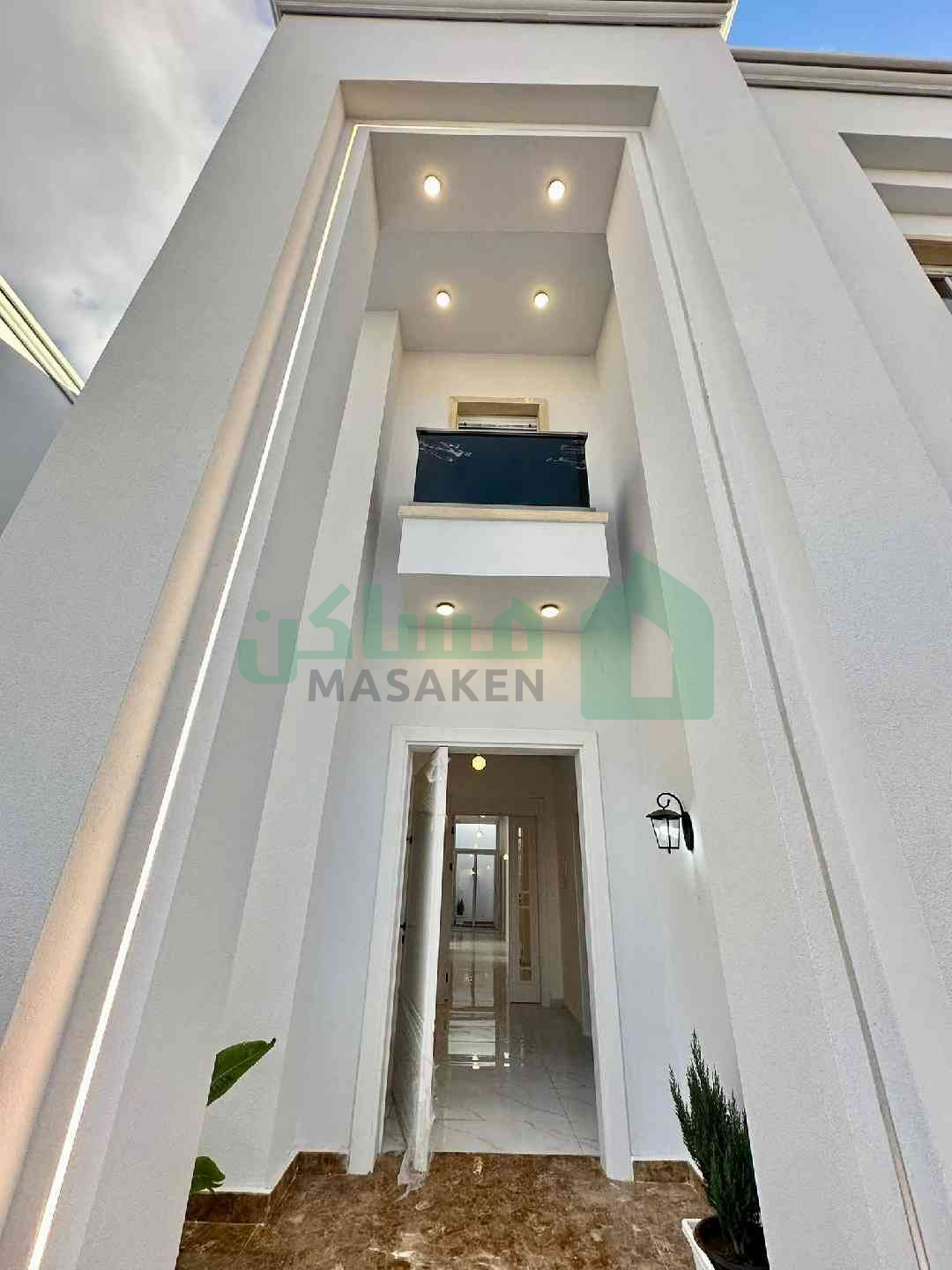 Third image of the ad