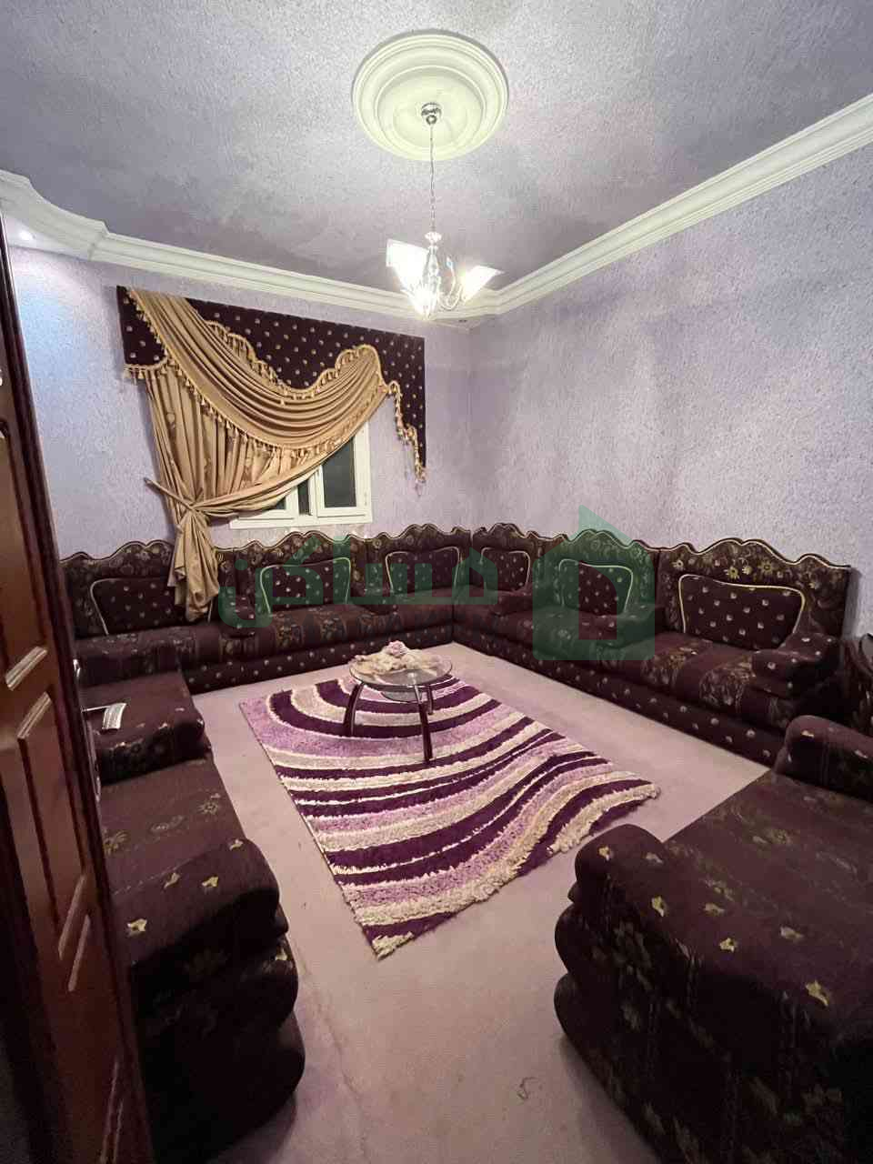 First image of the ad