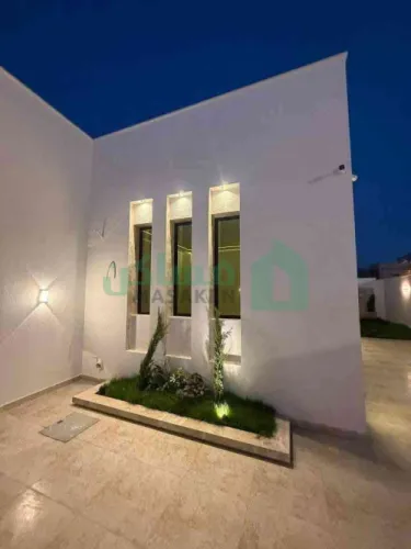 ✨ فيلا ارضية سكنية للبيع في حي السندباد (خلف الشيل