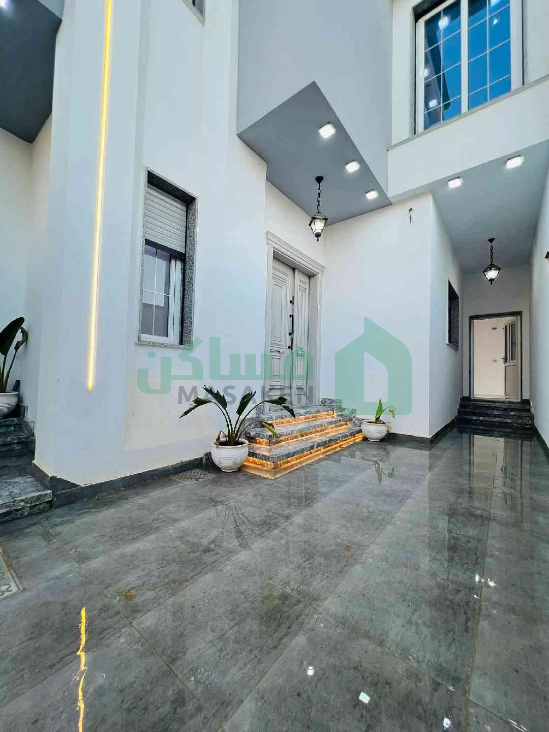 Third image of the ad