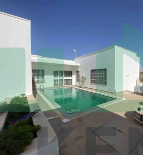 فيلا ارضية في  #القوارشه ارض البعباع 🌸
علي شارعين