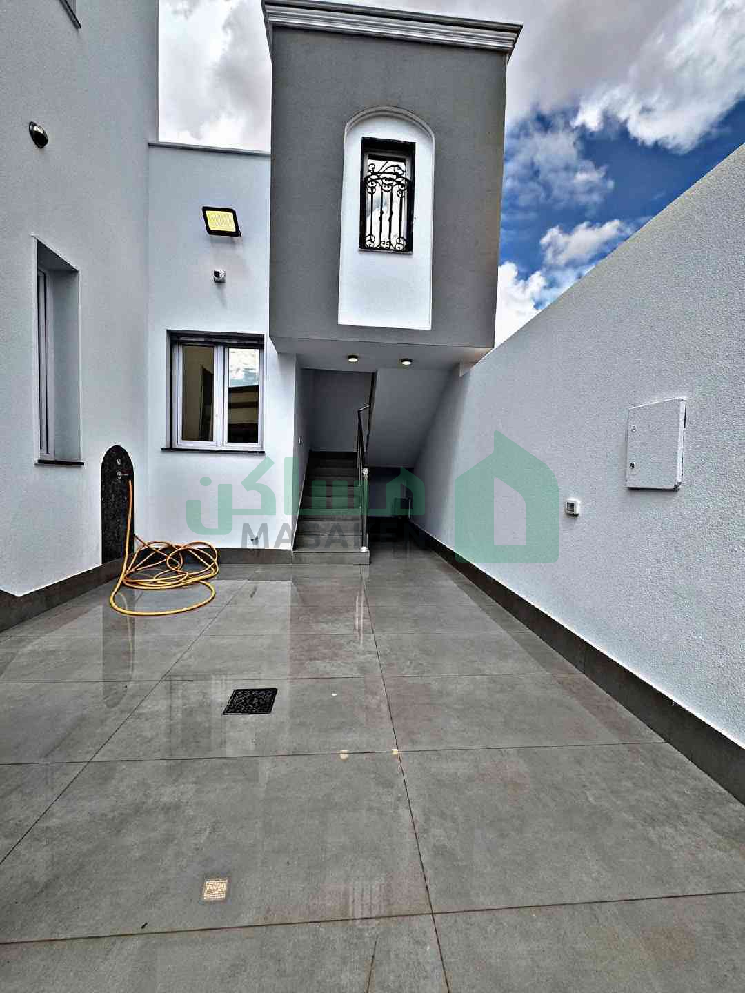 Second image of the ad