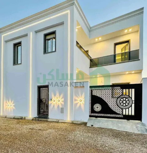 فيلا  من طابقين مفصولات  – الحمودات تشطيب ممتاز