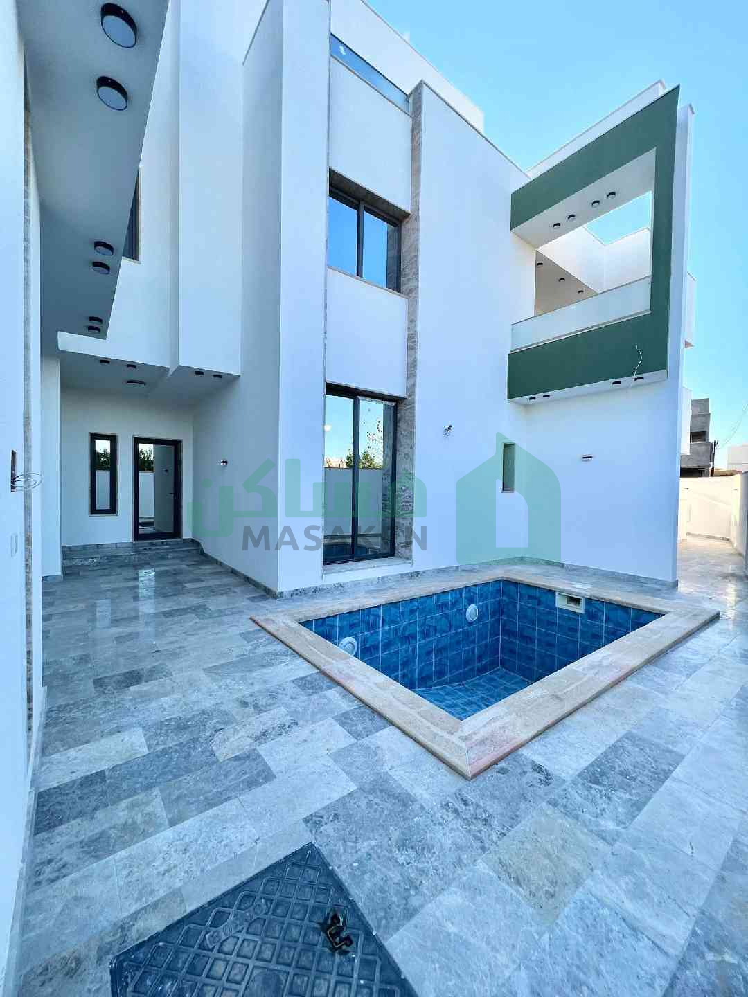 First image of the ad