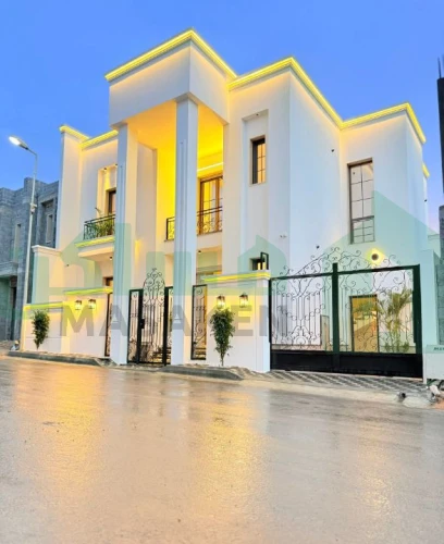 فيلا من طابقين مفصولات تشطيب حديث وفاخر 2025