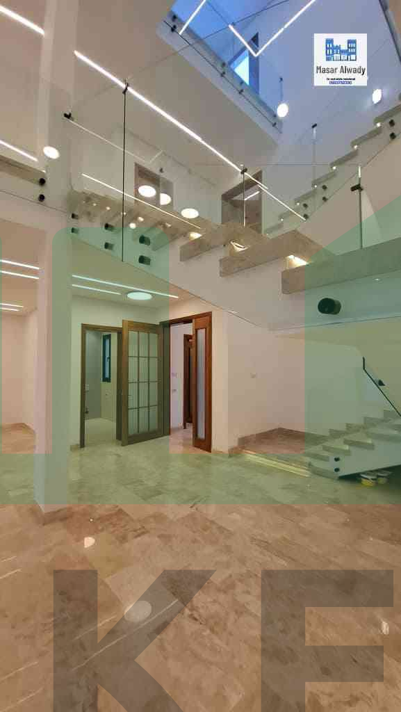 Second image of the ad