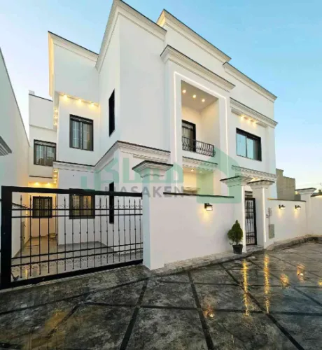 فيلا من طابقين خليجي بموقع ممتاز جداااا 2026🔥