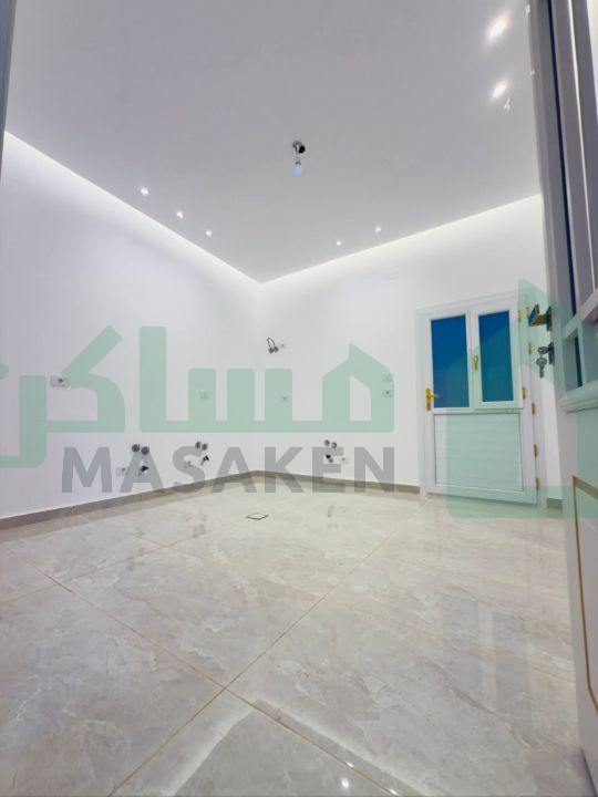 Second image of the ad