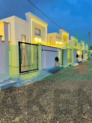 منازل في عين زارة – قريب من كل الخدمات الحيوية