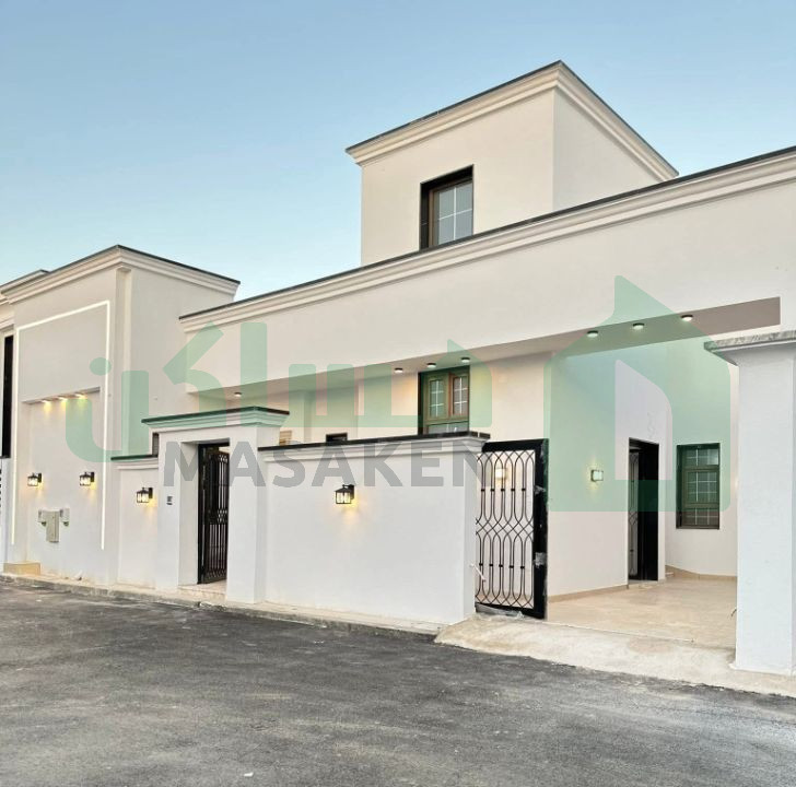 First image of the ad