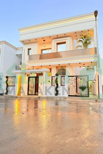 من طابقين مفصولات تشطيب حديث وفاخر2025