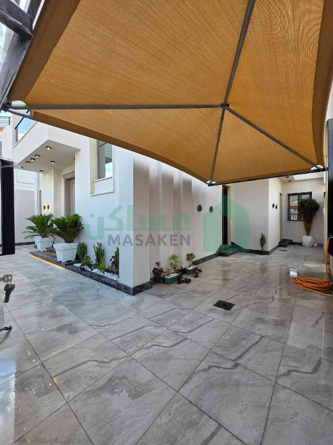 Second image of the ad