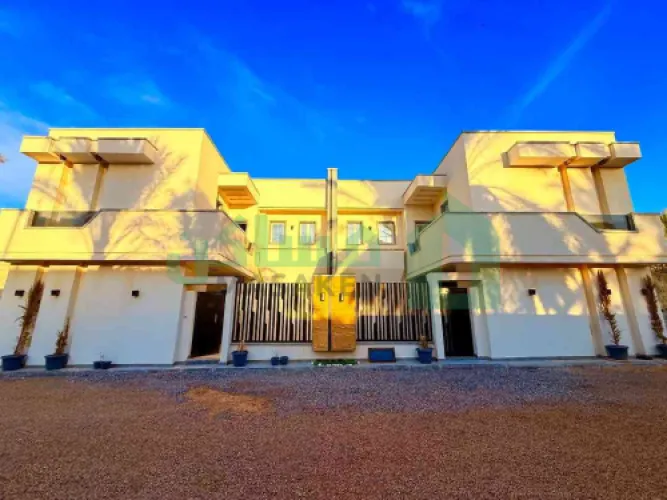 🔹️ فيلا للإيجار - عين زارة طريق المشتل بالقرب من سو