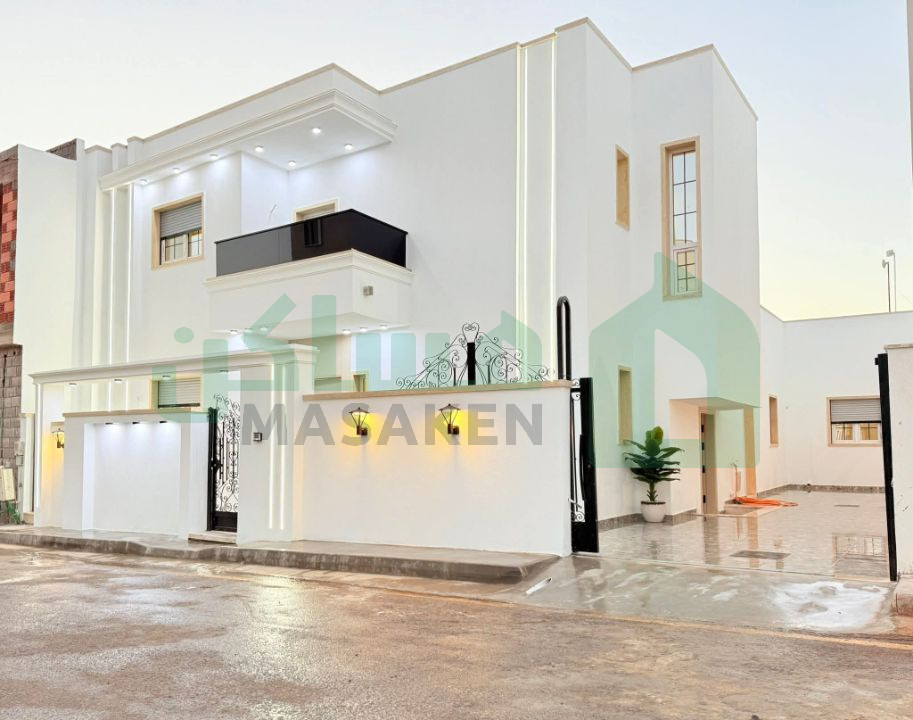 First image of the ad