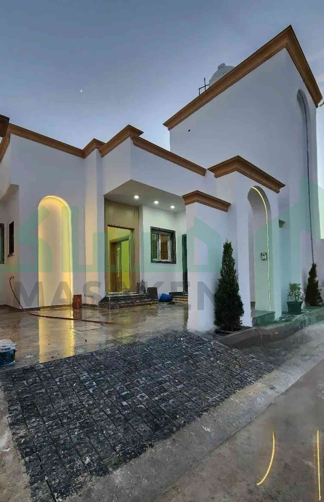 Third image of the ad