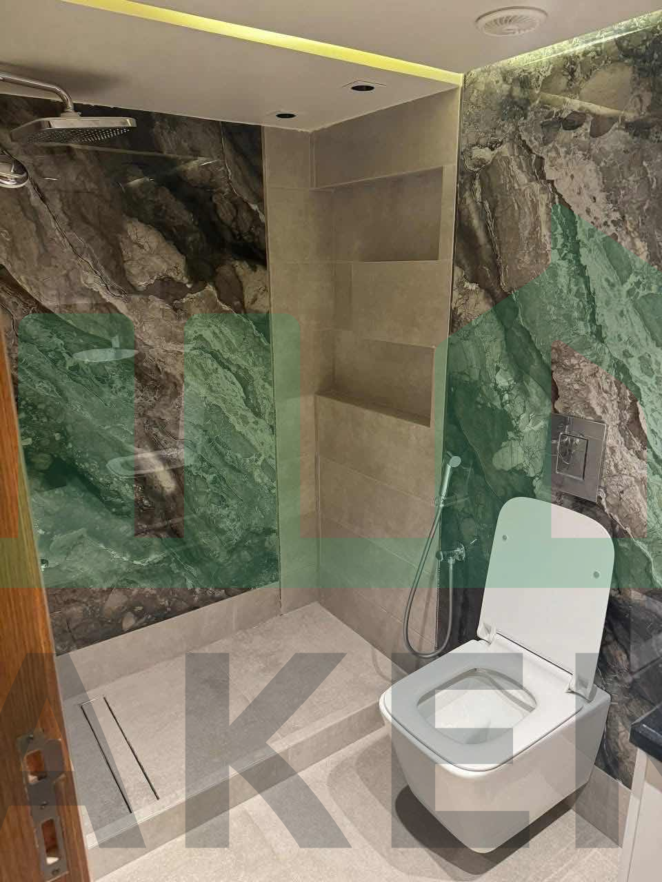 Third image of the ad