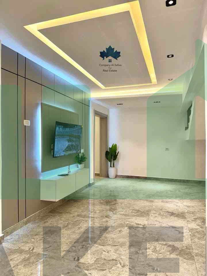 Third image of the ad