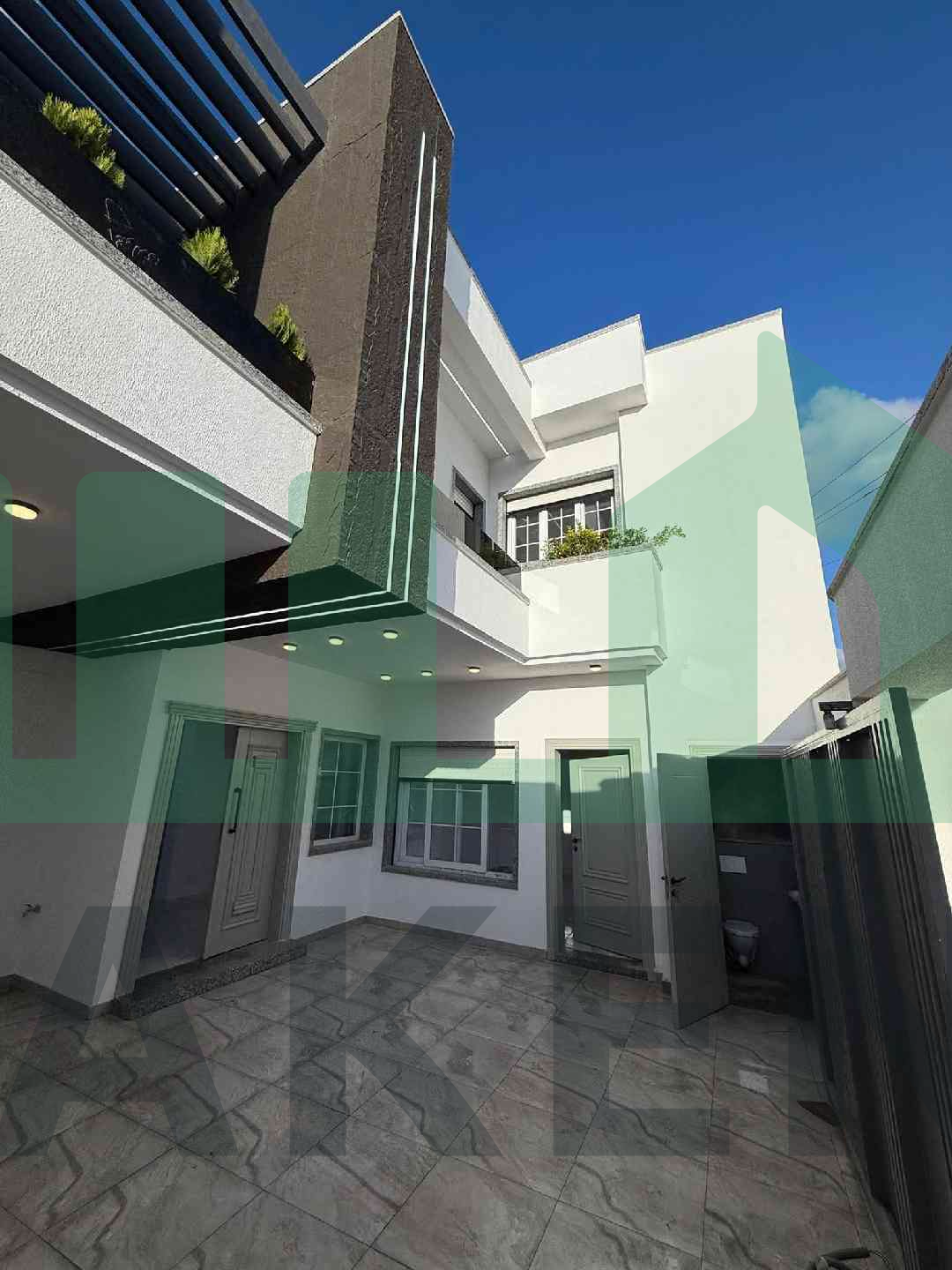 Third image of the ad