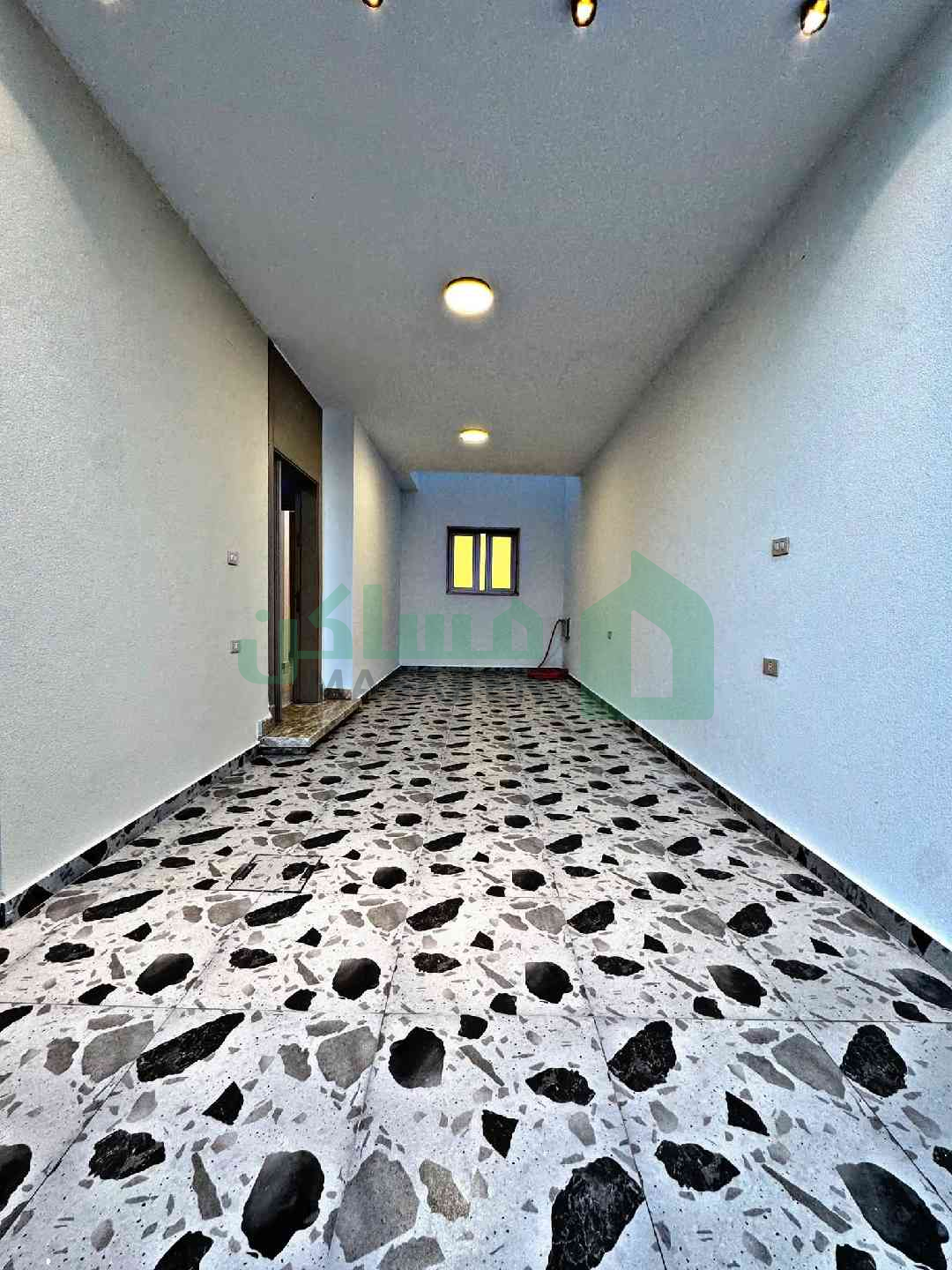 Third image of the ad