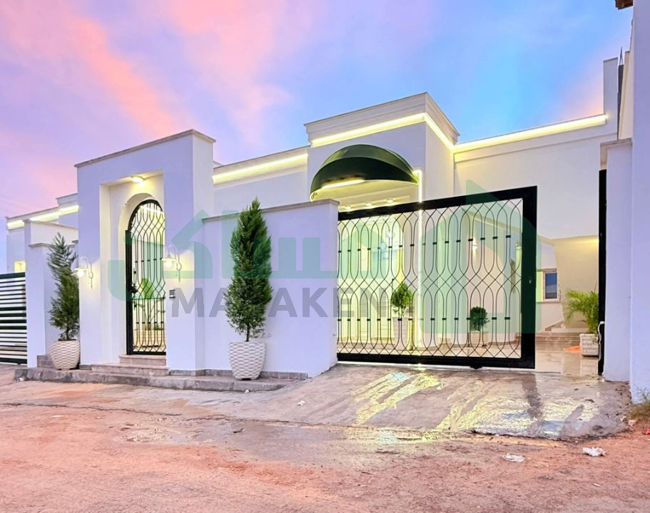 First image of the ad