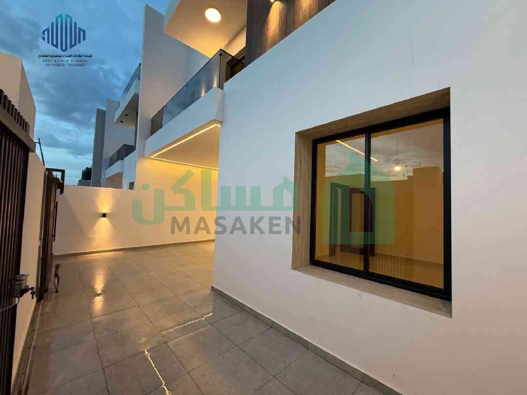 Second image of the ad