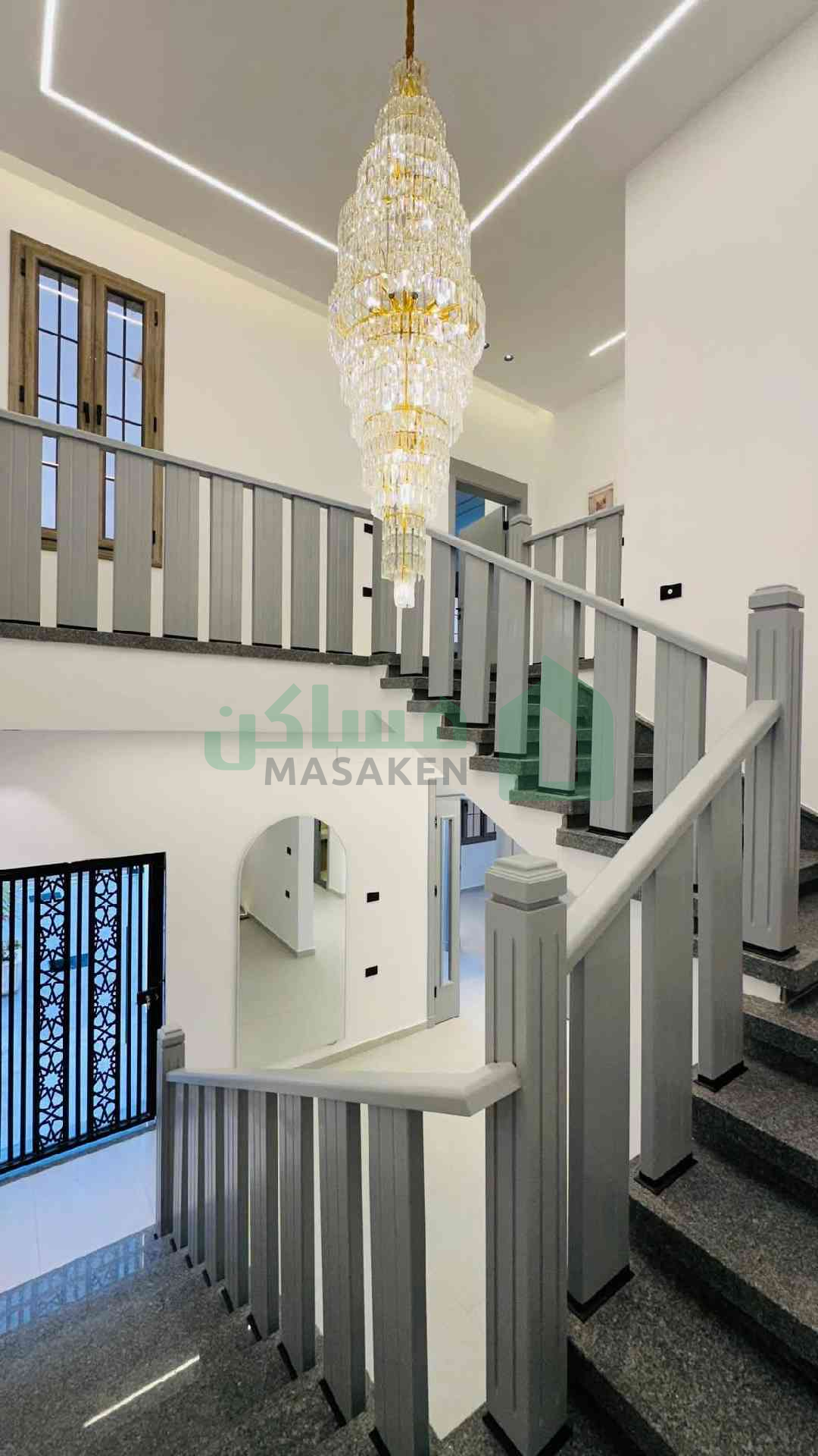 Third image of the ad
