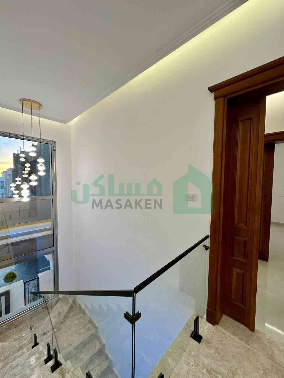 Second image of the ad