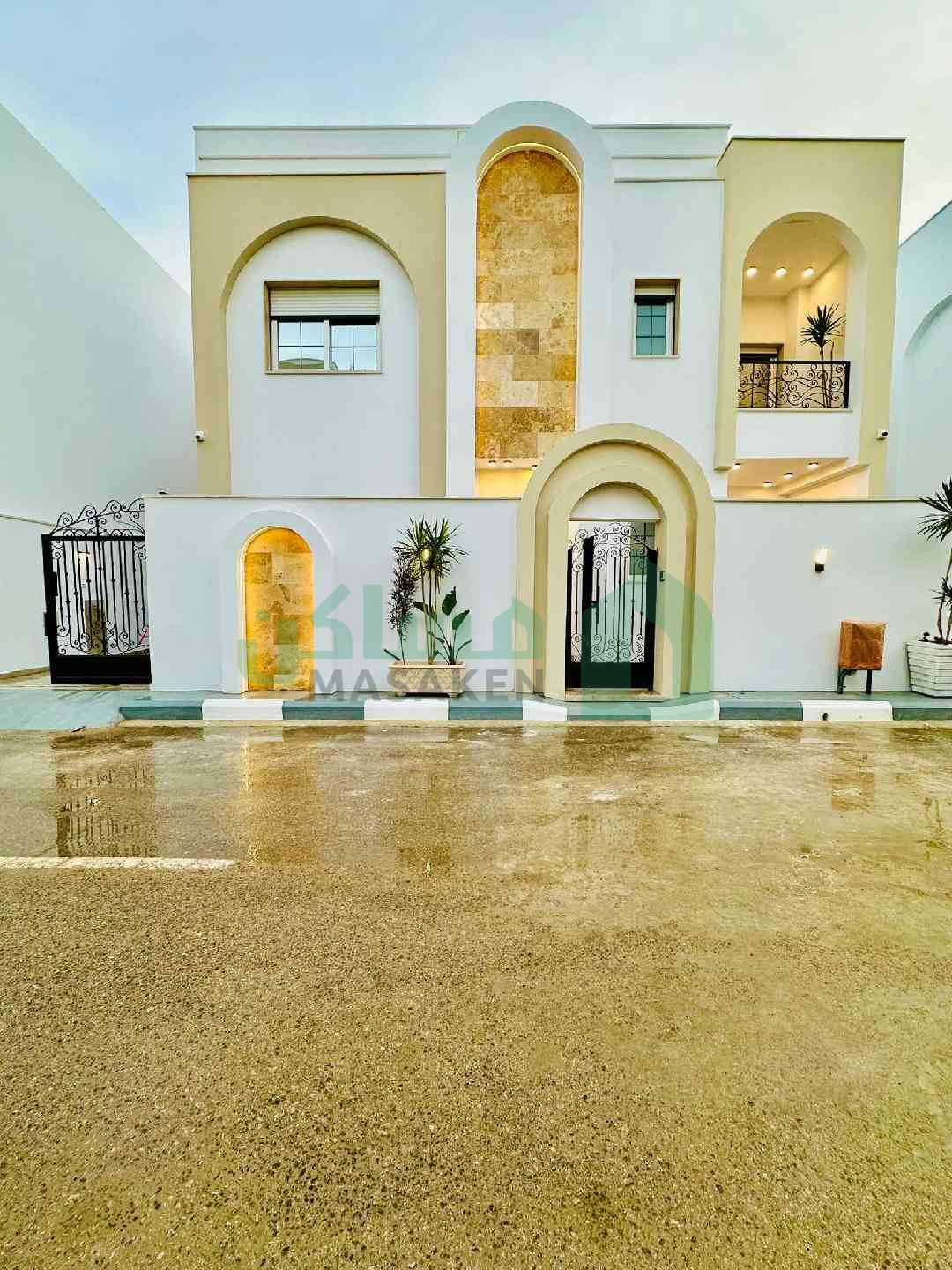 Second image of the ad