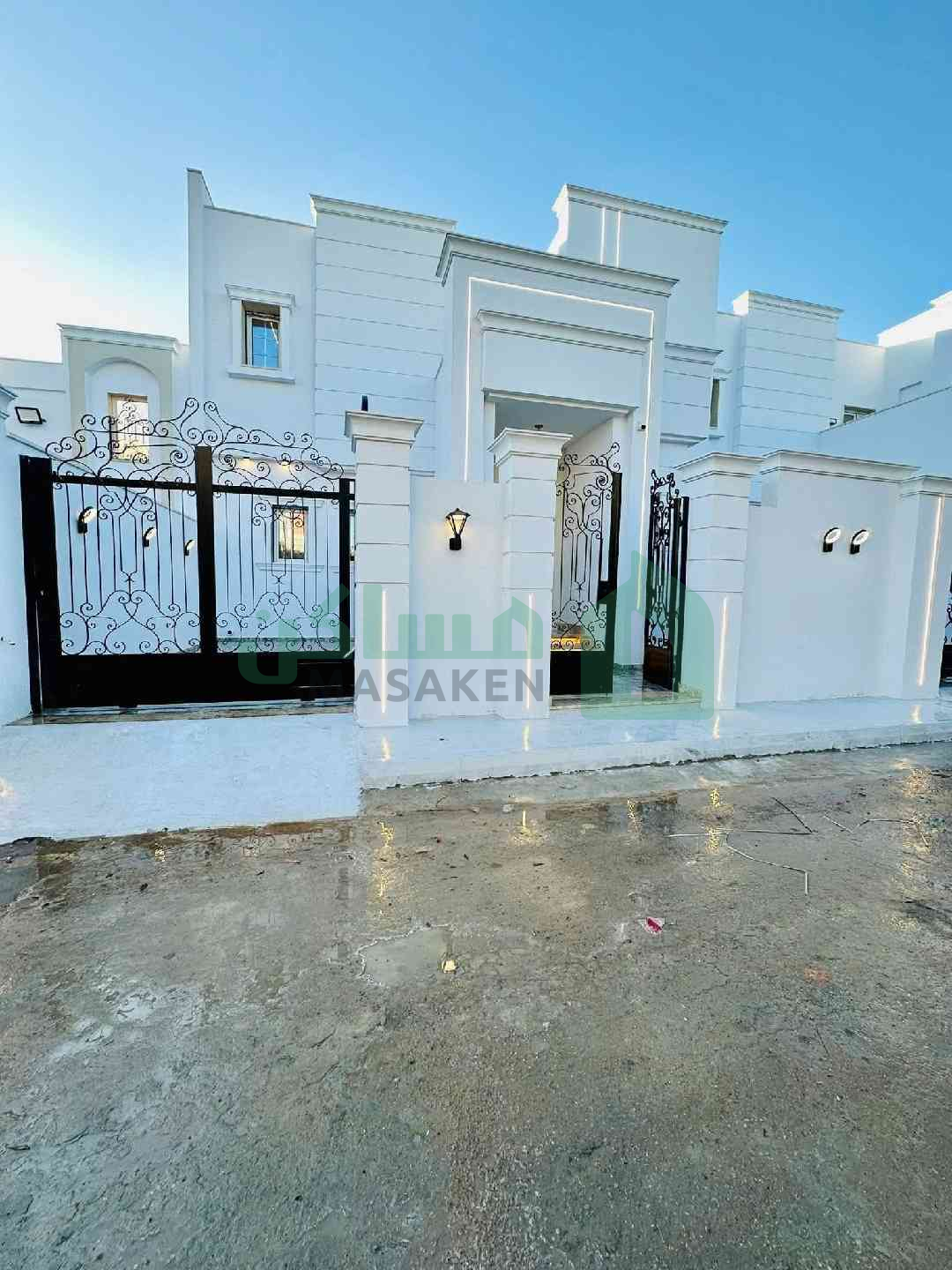 Second image of the ad