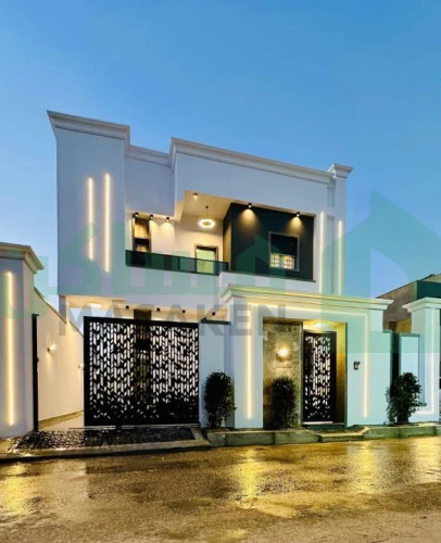 ڤيلا دوبلكس بنظام خليجي راقي +حوض سباحة +