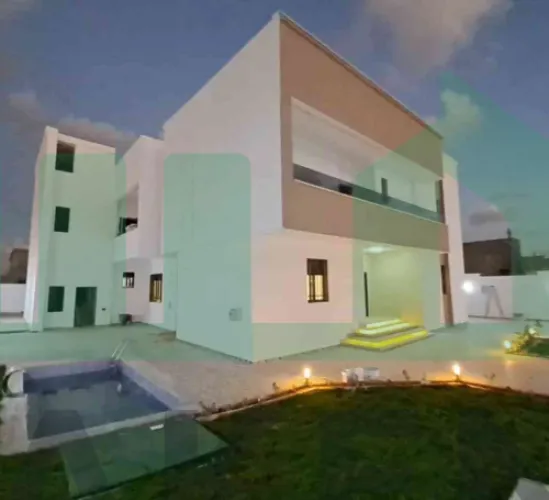 ڤـيلا دورين السندباد سوبر لوكس 2025
تطل على شارعين