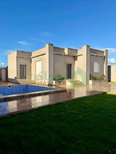 فيلا ✅️ا للـــبيع🏠
✅️📍 سيدي خليفة طريق 17