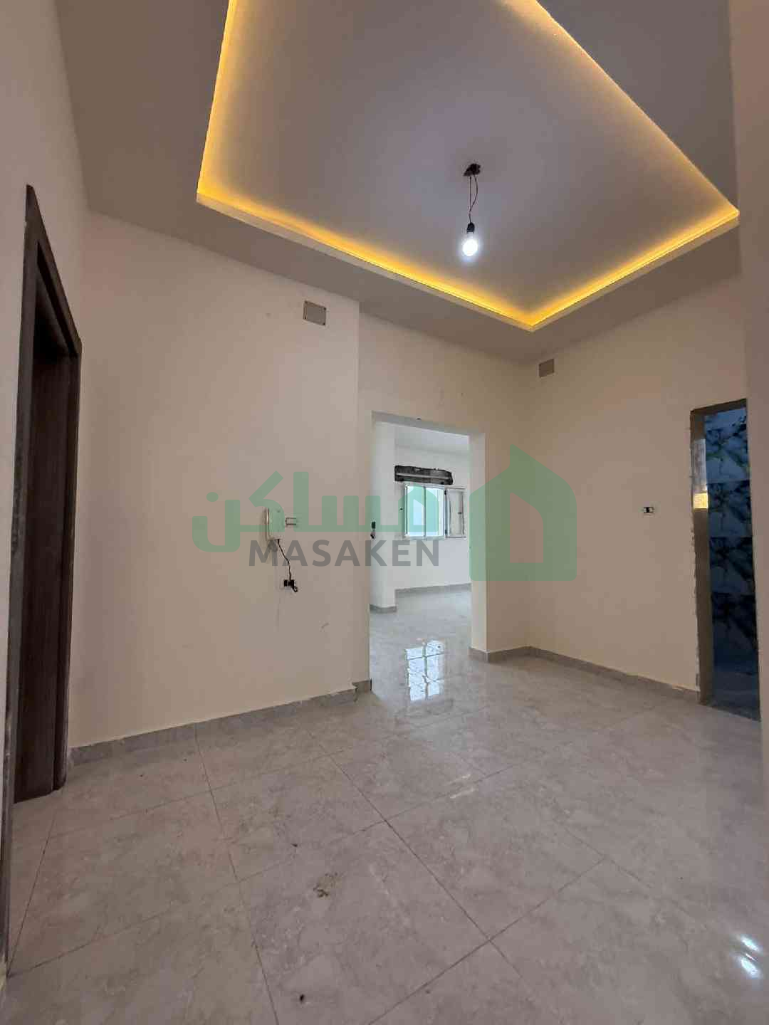 Third image of the ad