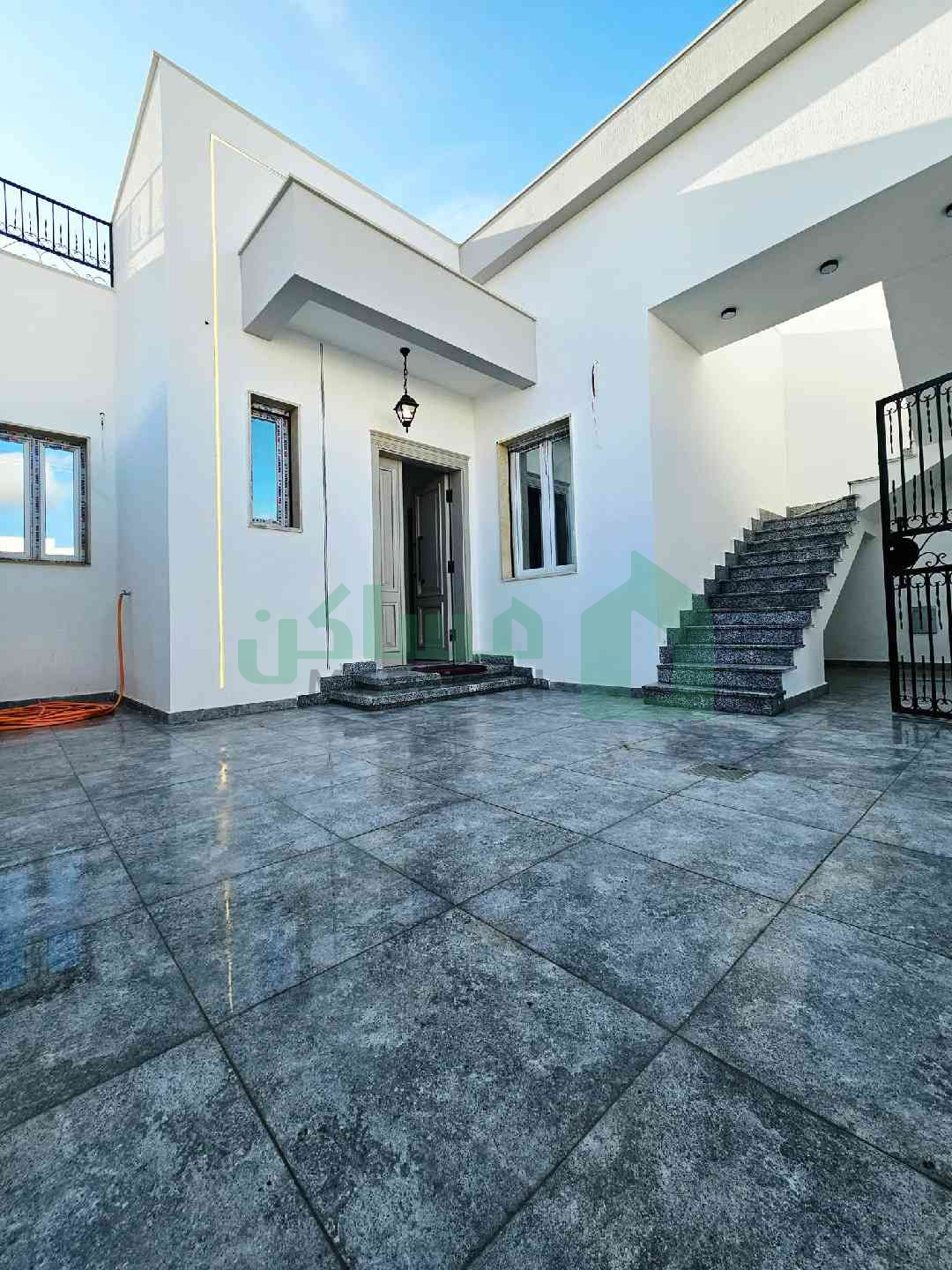 Second image of the ad