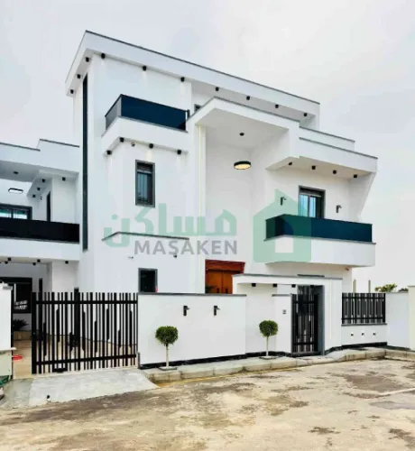 🏡 فيلا فاخرة بمعنى الكلمة... عنوان للرقي والفخامة