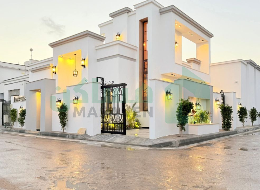 First image of the ad