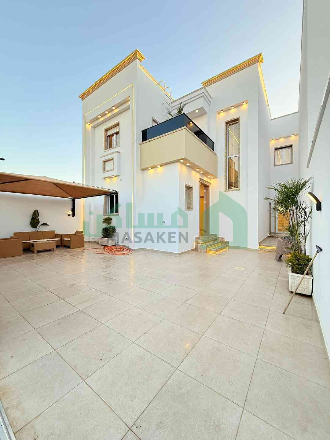 Second image of the ad