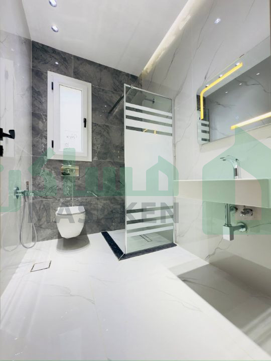 Third image of the ad