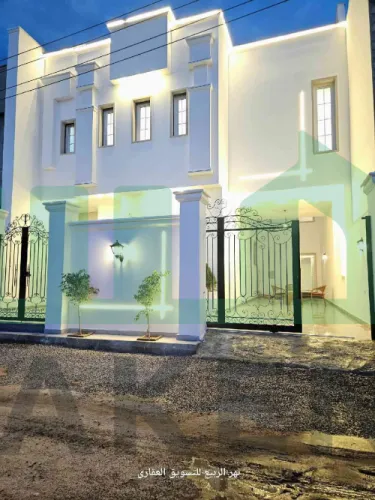 فيلا من طابقين خليجي بموقع ممتاز جداااا 2025🔥 🔥