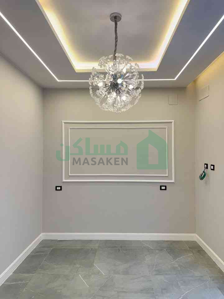 Second image of the ad