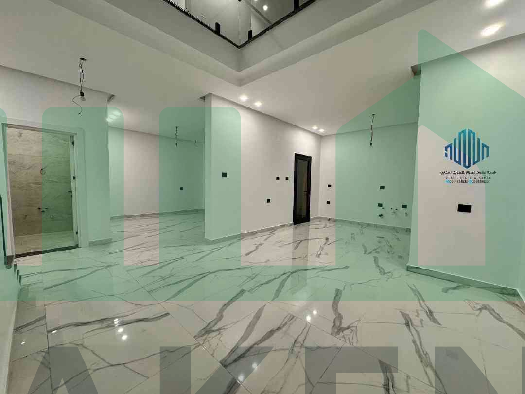 Third image of the ad