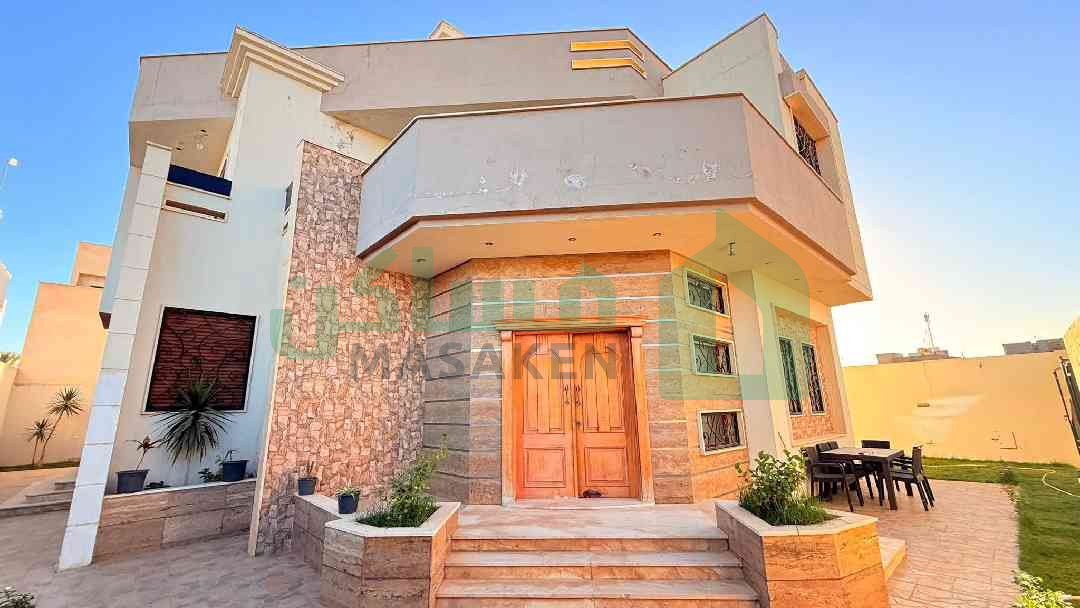 First image of the ad