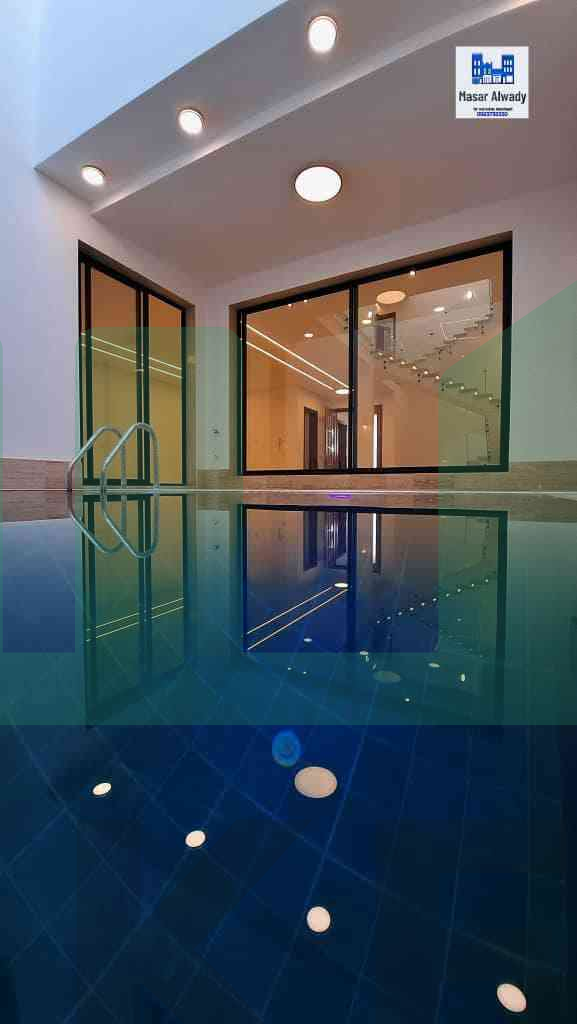 Third image of the ad