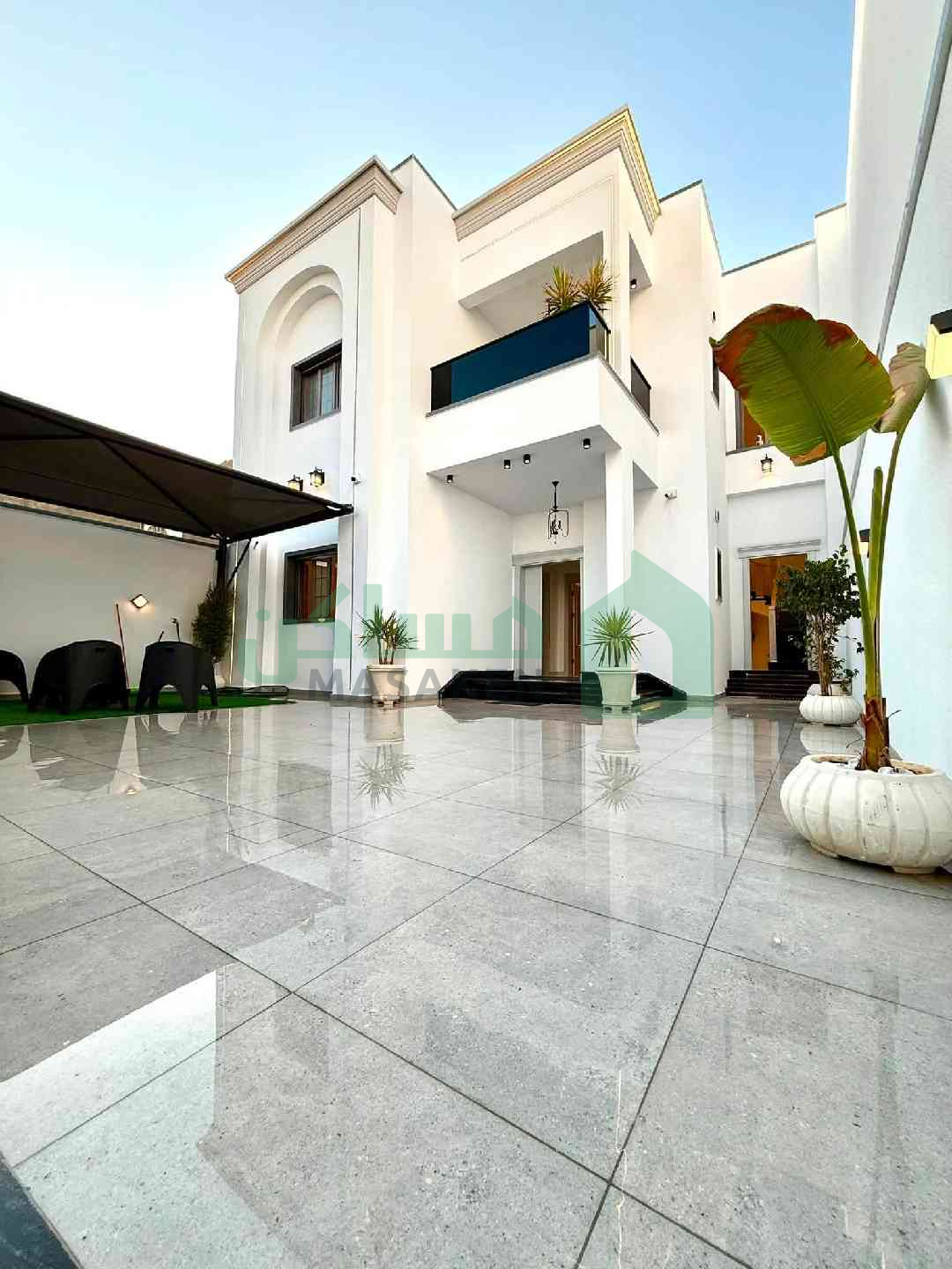 Second image of the ad
