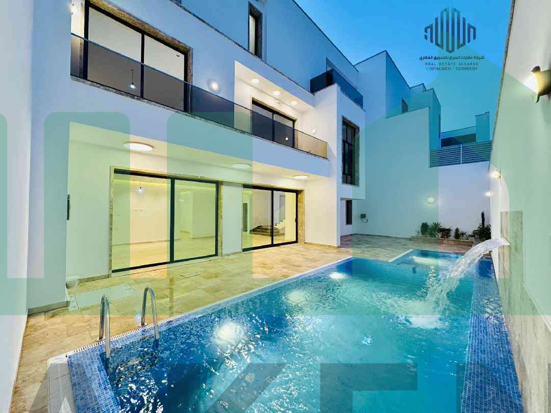 Third image of the ad