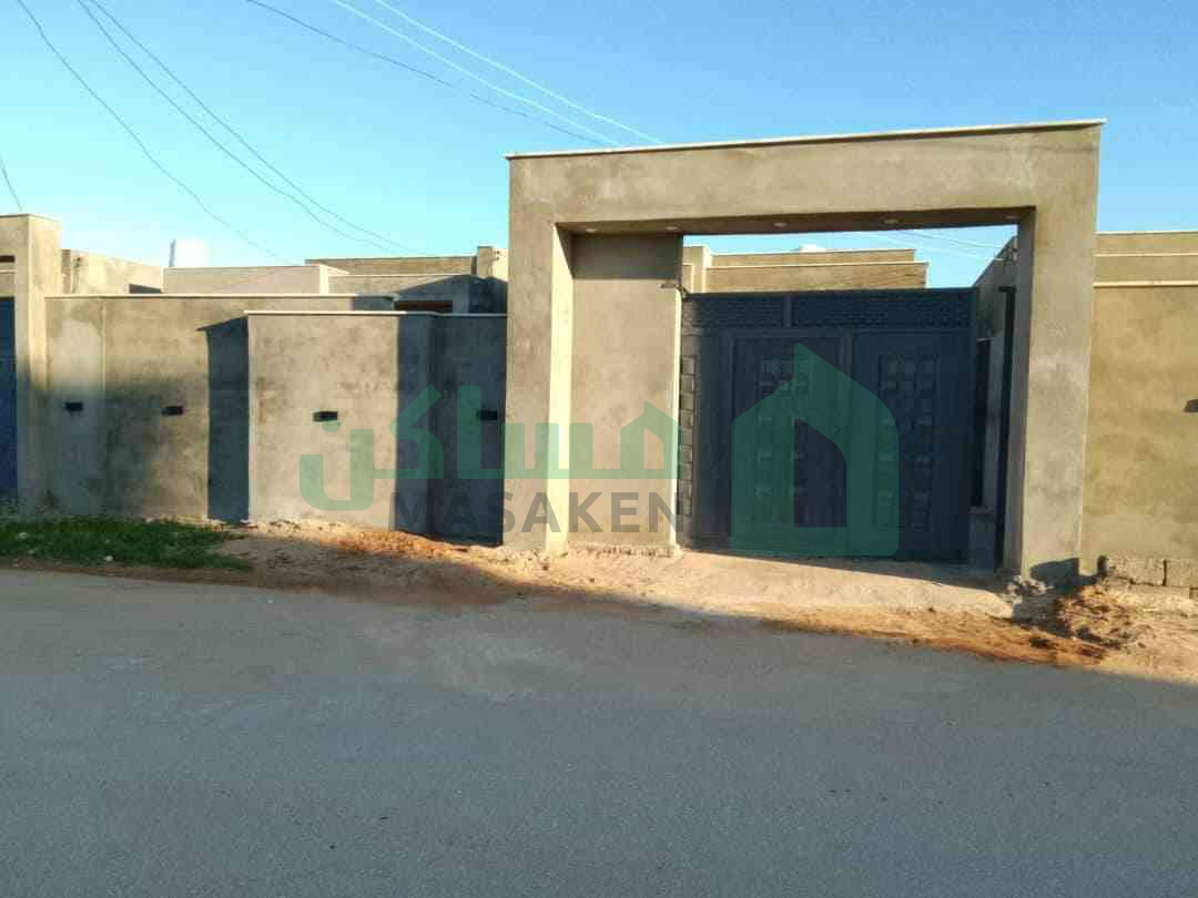 Third image of the ad